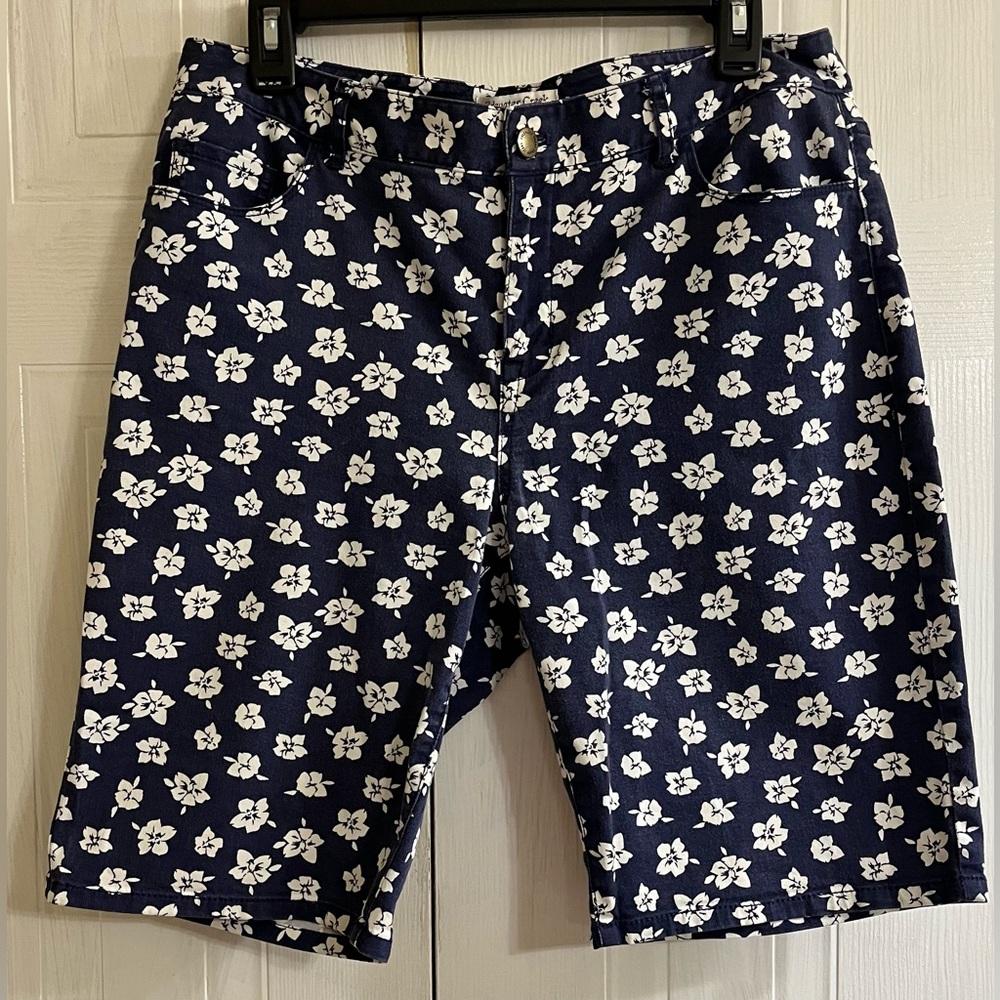 Cold water Creek Floral shorts size 10